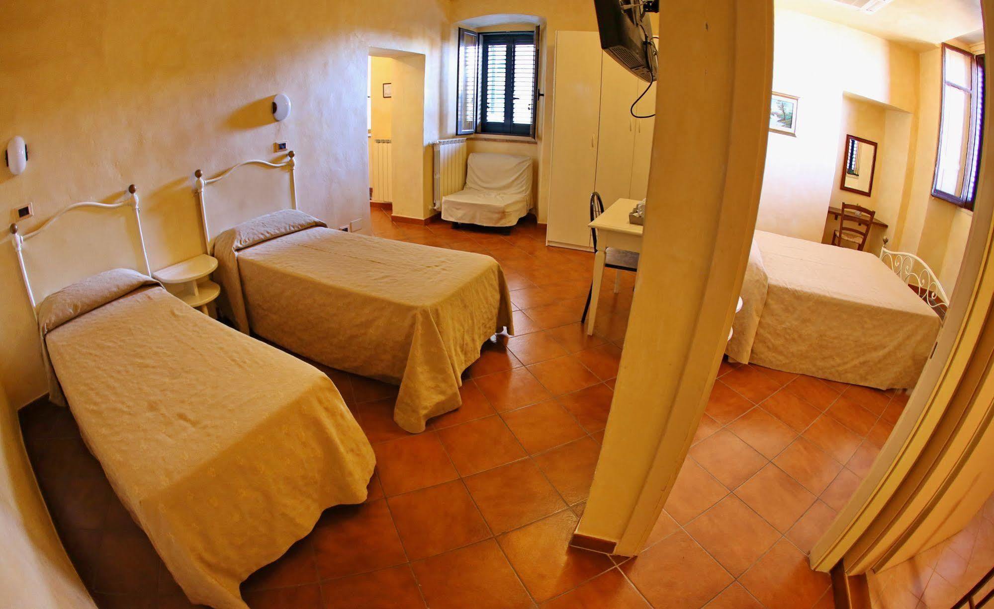 Hotel Italia Кортона Экстерьер фото